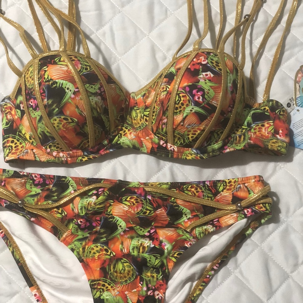 Bikini - Picture 5 of 7